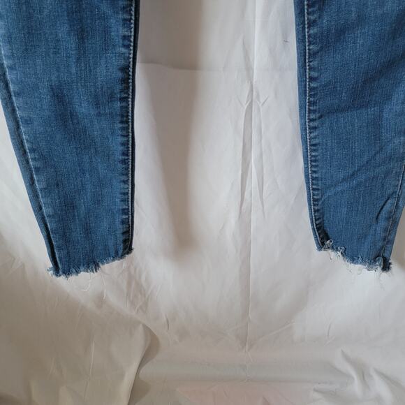 Levi's Medium Wash Distressed High Rise Mile High Classic Skinny Jeans Size 26 - Picture 7 of 12